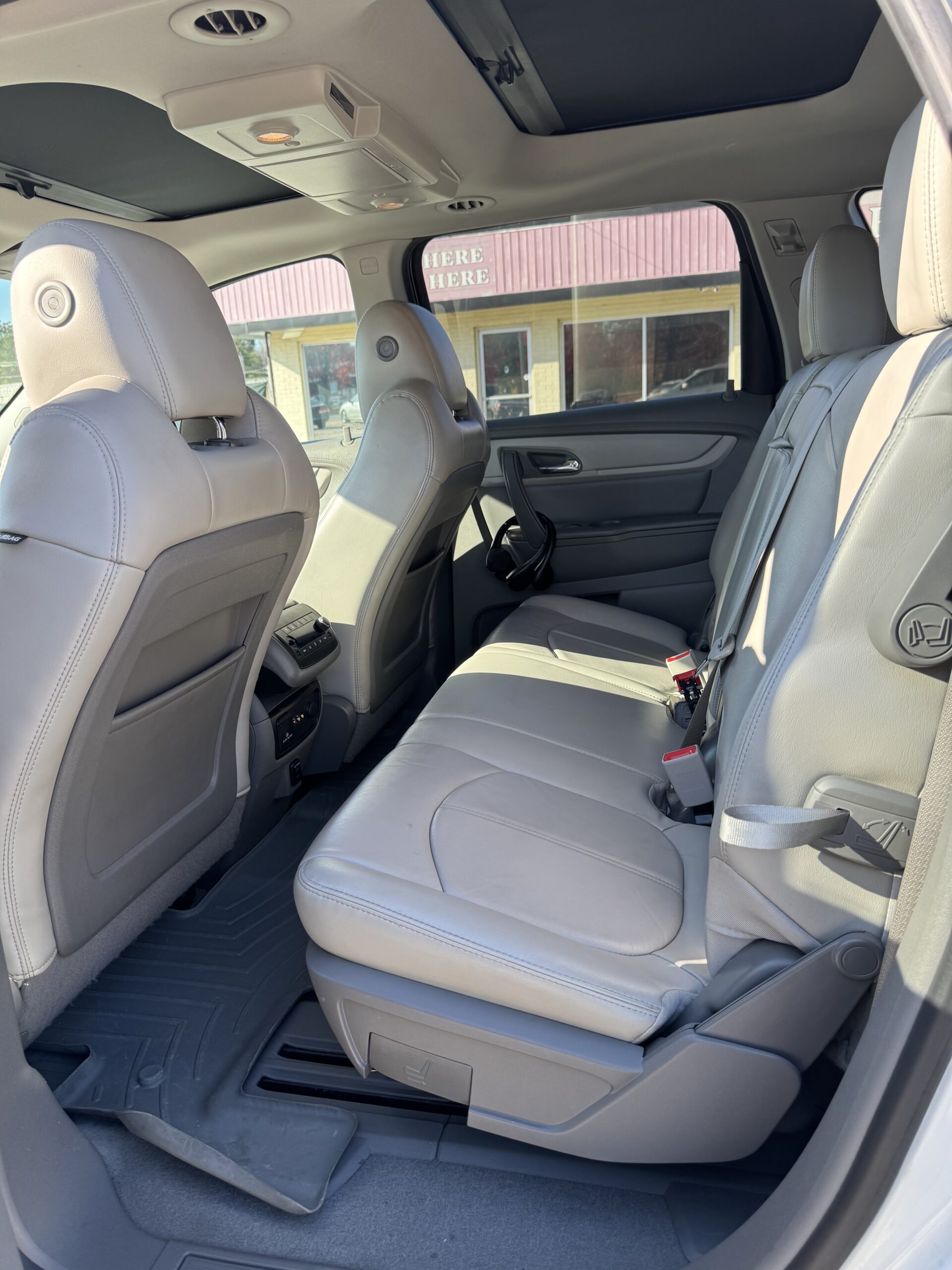 
								2015 Chevrolet Traverse LT full									